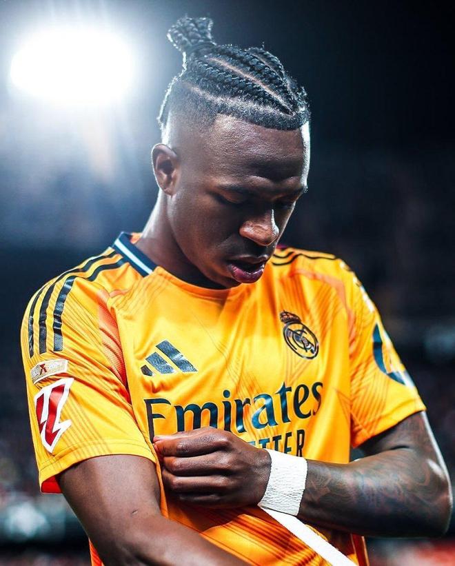 萨拉赫在尤文图斯比赛中刷新纪录，比赛规则变更引发热议！