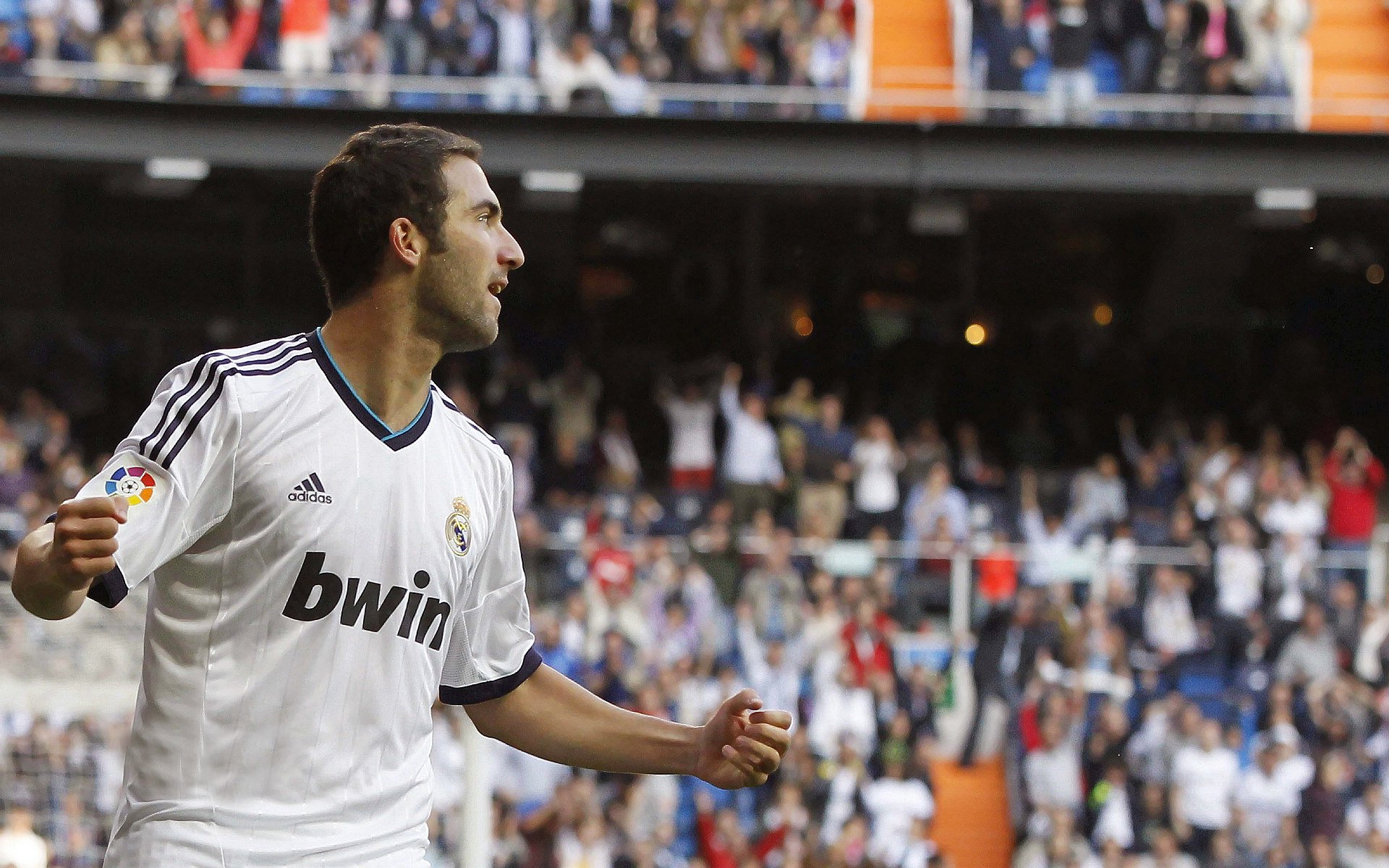 今晚欧冠前瞻：赵继伟伤情更新，曼联冲击不败纪录的简单介绍